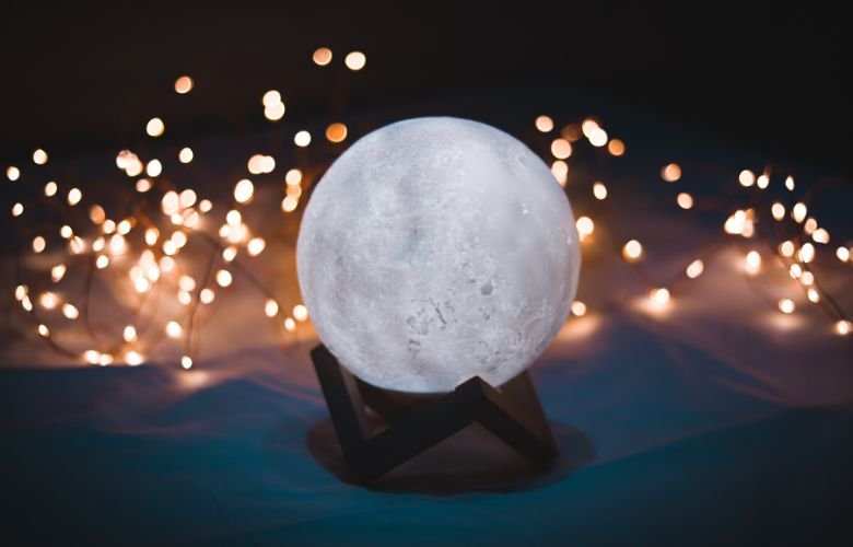 Abajur de lua: peça que traz a beleza do céu para o seu espaço | westwing.com.br